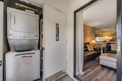 Condominio en venta en Oldsmar, Florida, 2 dormitorios, 101.64 m2 № 2204544 - foto 12