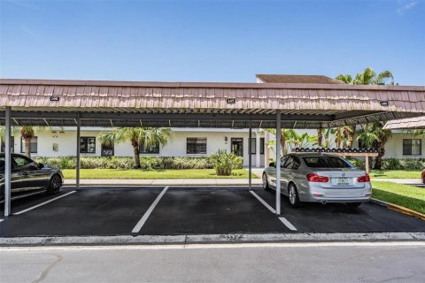 Condominio en venta en Oldsmar, Florida, 2 dormitorios, 101.64 m2 № 2204544 - foto 2
