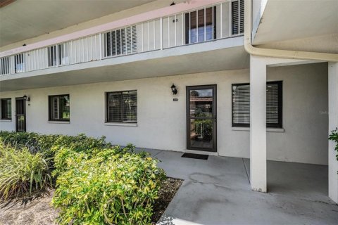 Condo in Oldsmar, Florida, 2 bedrooms  № 2204544