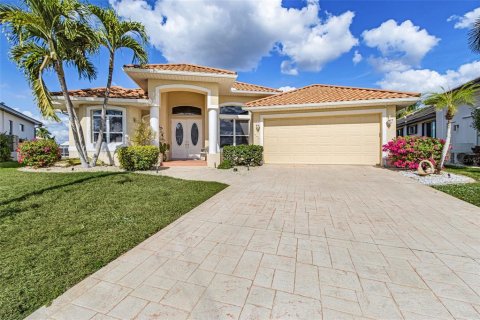Casa en Punta Gorda, Florida 3 dormitorios, 218.78 m2 № 2213346