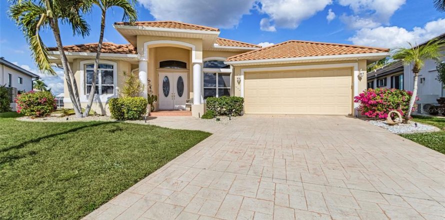 Casa en Punta Gorda, Florida 3 dormitorios, 218.78 m2 № 2213346