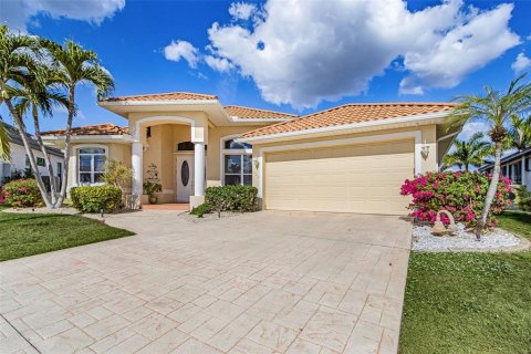 Casa en venta en Punta Gorda, Florida, 3 dormitorios, 218.78 m2 № 2213346 - foto 2