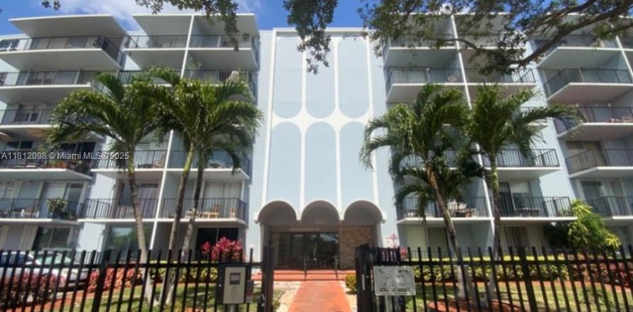 Condo à North Miami, Floride, 2 chambres № 1755902