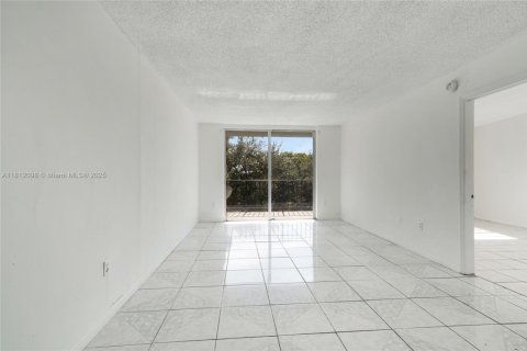 Copropriété à vendre à North Miami, Floride: 2 chambres, 97.55 m2 № 1755902 - photo 8