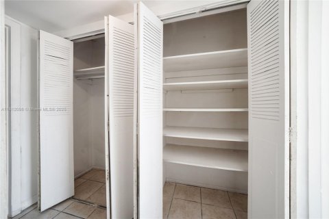 Copropriété à vendre à North Miami, Floride: 2 chambres, 97.55 m2 № 1755902 - photo 13