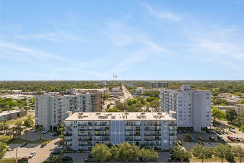 Copropriété à vendre à North Miami, Floride: 2 chambres, 97.55 m2 № 1755902 - photo 27