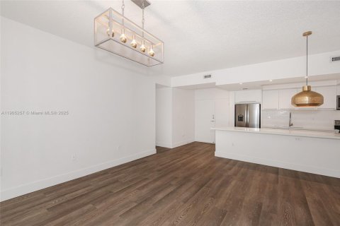 Condo in Doral, Florida, 2 bedrooms  № 1956117 - photo 20