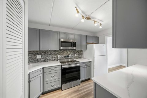 Купить кондоминиум в Венеция, Флорида 6 комнат, 100.71м2, № 2148800 - фото 10