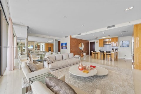 Condominio en alquiler en Bal Harbour, Florida, 2 dormitorios, 148.55 m2 № 1935066 - foto 5