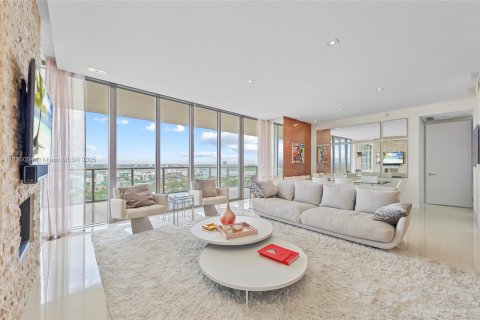 Condominio en alquiler en Bal Harbour, Florida, 2 dormitorios, 148.55 m2 № 1935066 - foto 4