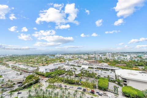 Condominio en alquiler en Bal Harbour, Florida, 2 dormitorios, 148.55 m2 № 1935066 - foto 21