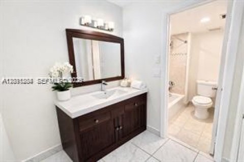 Copropriété à vendre à Weston, Floride: 2 chambres, 114.73 m2 № 2076657 - photo 9