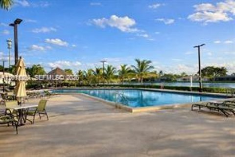 Copropriété à vendre à Weston, Floride: 2 chambres, 114.73 m2 № 2076657 - photo 13