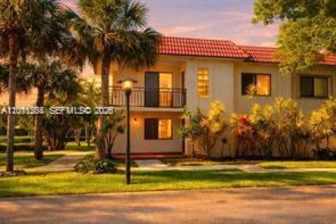Copropriété à vendre à Weston, Floride: 2 chambres, 114.73 m2 № 2076657 - photo 3