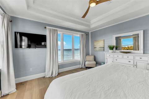 House in Holmes Beach, Florida 5 bedrooms, 327.57 sq.m. № 1865923 - photo 23
