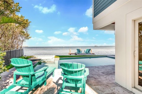 House in Holmes Beach, Florida 5 bedrooms, 327.57 sq.m. № 1865923 - photo 4