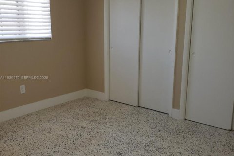 Снять в аренду квартиру в Майами, Флорида 1 спальня, № 1989366 - фото 4