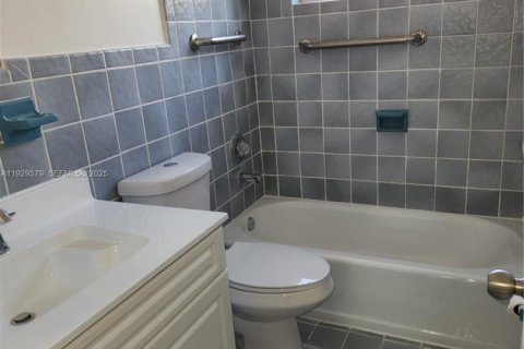 Снять в аренду квартиру в Майами, Флорида 1 спальня, № 1989366 - фото 8