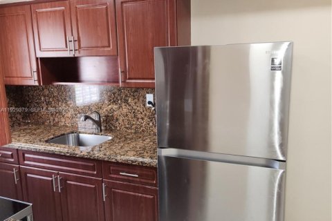 Снять в аренду квартиру в Майами, Флорида 1 спальня, № 1989366 - фото 7