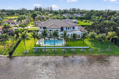 Casa en venta en Davie, Florida, 6 dormitorios, 857.86 m2 № 1992339 - foto 4