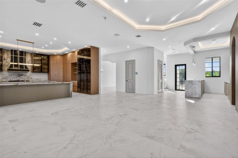 Casa en venta en Davie, Florida, 6 dormitorios, 857.86 m2 № 1992339 - foto 18