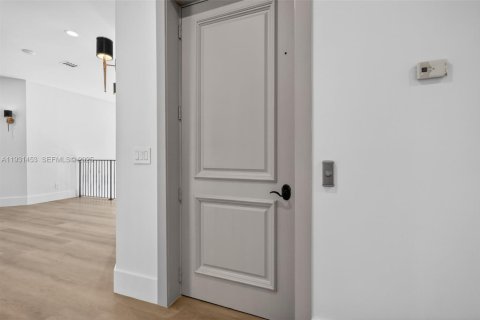 Casa en venta en Davie, Florida, 6 dormitorios, 857.86 m2 № 1992339 - foto 24