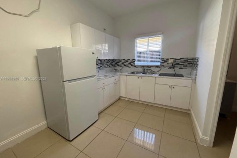 Immobilier commercial à louer à Miami, Floride: 1 chambre № 2029859 - photo 5