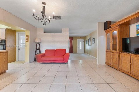 Villa ou maison à vendre à Fort Lauderdale, Floride: 4 chambres, 173.82 m2 № 1749719 - photo 15