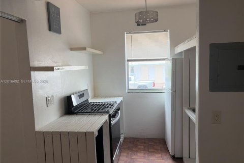 Copropriété à louer à Miami Beach, Floride: 40.88 m2 № 2193187 - photo 4