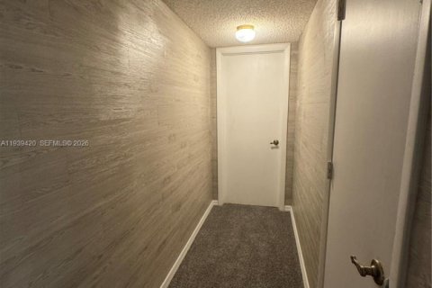 Купить кондоминиум в Тамарак, Флорида 2 спальни, 117.99м2, № 1997421 - фото 14