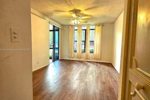 Купить кондоминиум в Лодерхилл, Флорида 2 спальни, 106.84м2, № 1957868 - фото 14