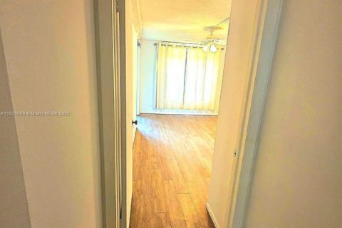 Купить кондоминиум в Лодерхилл, Флорида 2 спальни, 106.84м2, № 1957868 - фото 21