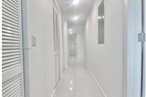 Condominio en venta en Doral, Florida, 3 dormitorios, 140.65 m2 № 2089849 - foto 7