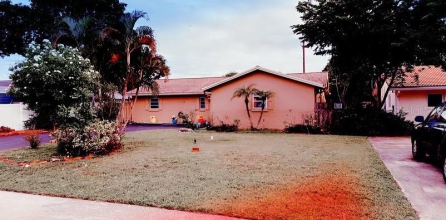 House in Fort Lauderdale, Florida 3 bedrooms, 164.72 sq.m. № 1570471