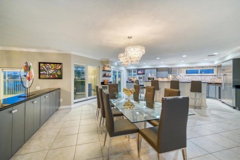 House in Belleair Beach, Florida 4 bedrooms, 408.12 sq.m. № 2208885 - photo 21