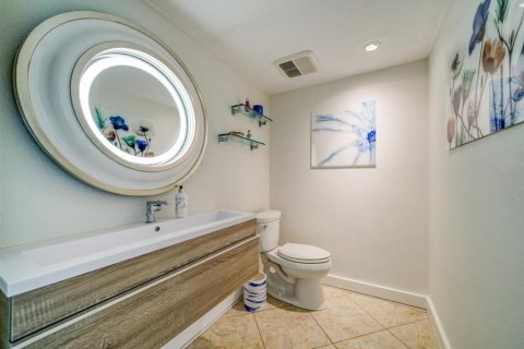House in Belleair Beach, Florida 4 bedrooms, 408.12 sq.m. № 2208885 - photo 18