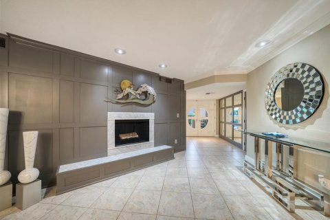 House in Belleair Beach, Florida 4 bedrooms, 408.12 sq.m. № 2208885 - photo 17