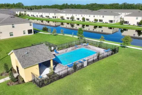 Townhouse in Kissimmee, Florida 3 bedrooms, 171.31 sq.m. № 2211239 - photo 10