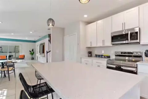Townhouse in Kissimmee, Florida 3 bedrooms, 171.31 sq.m. № 2211239 - photo 12