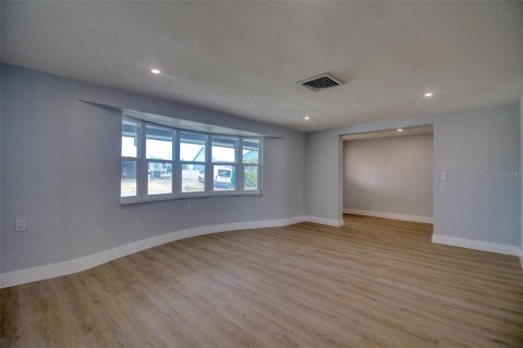 Villa ou maison à vendre à Hudson, Floride: 4 chambres, 339.09 m2 № 2388936 - photo 9