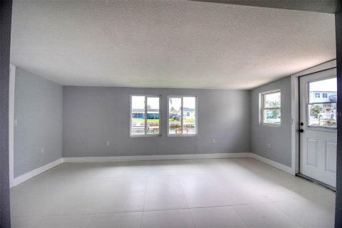 Villa ou maison à vendre à Hudson, Floride: 4 chambres, 339.09 m2 № 2388936 - photo 24