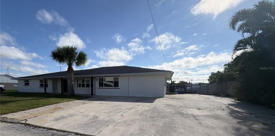 Villa ou maison à Hudson, Floride 4 chambres, 339.09 m2 № 2388936