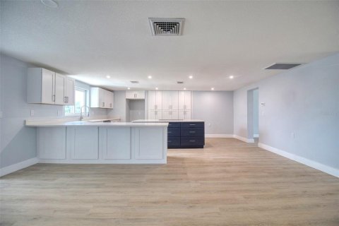 Villa ou maison à vendre à Hudson, Floride: 4 chambres, 339.09 m2 № 2388936 - photo 12