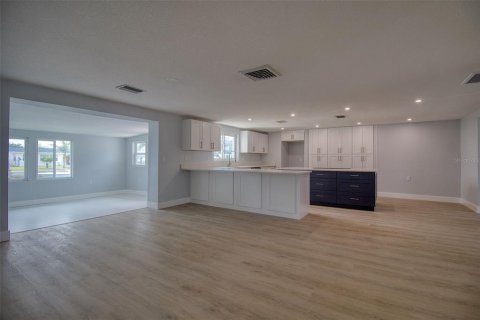 Villa ou maison à vendre à Hudson, Floride: 4 chambres, 339.09 m2 № 2388936 - photo 16