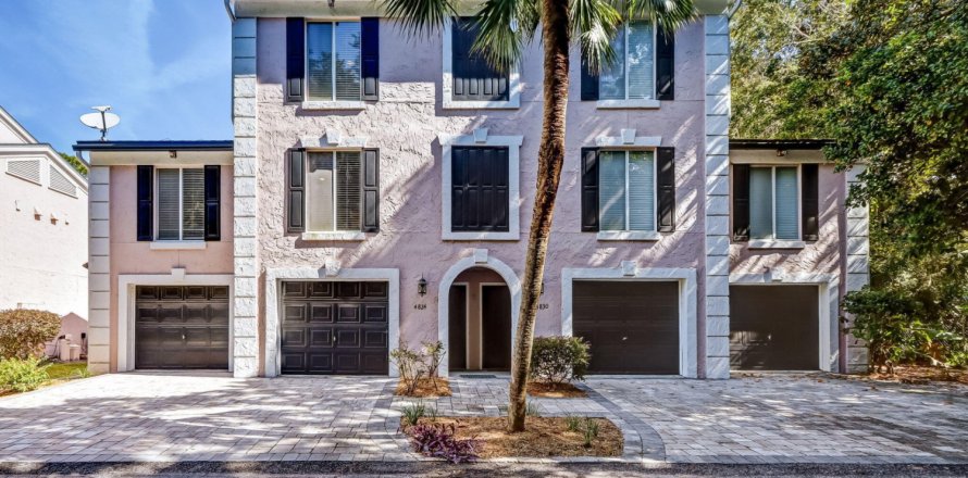 Condominio en Fernandina Beach, Florida, 2 dormitorios  № 809525