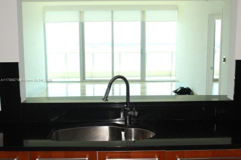 Condominio en alquiler en Miami, Florida, 2 dormitorios, 160.72 m2 № 1701967 - foto 24