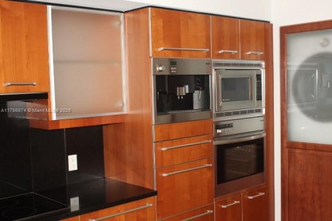 Condominio en alquiler en Miami, Florida, 2 dormitorios, 160.72 m2 № 1701967 - foto 21