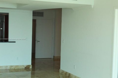 Condominio en alquiler en Miami, Florida, 2 dormitorios, 160.72 m2 № 1701967 - foto 9