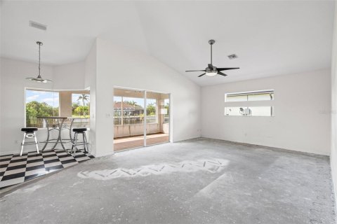 House in Port Charlotte, Florida 2 bedrooms, 153.57 sq.m. № 1908216 - photo 15