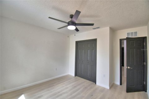 House in Avon Park, Florida 4 bedrooms, 205.87 sq.m. № 2096330 - photo 24